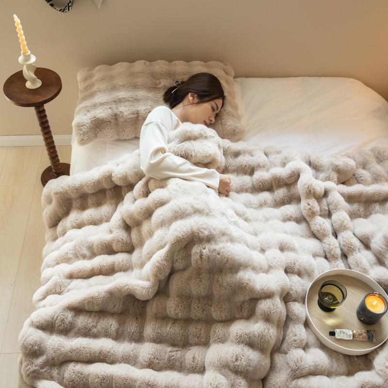 Double-Sided Thickened Faux Rex Rabbit Fur Blanket - Warm Bubble Fleece Throw for Office or Sofa