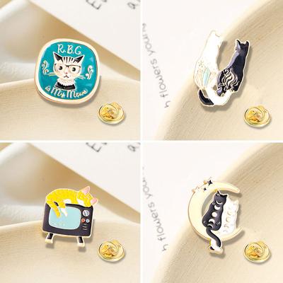 Female Fashion Carton Television Cute Cat Brooches For Women Luxury Yellow Gold Color Alloy Enamel Animal Brooch Safety Pins