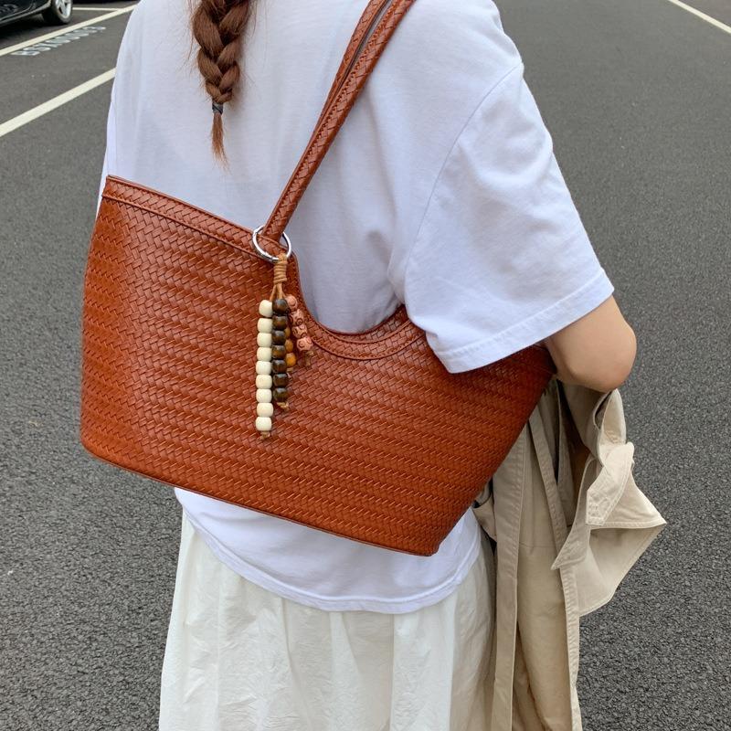 Summer new large-capacity tote bag solid color fashionable and popular woven bag shoulder bag underarm bag