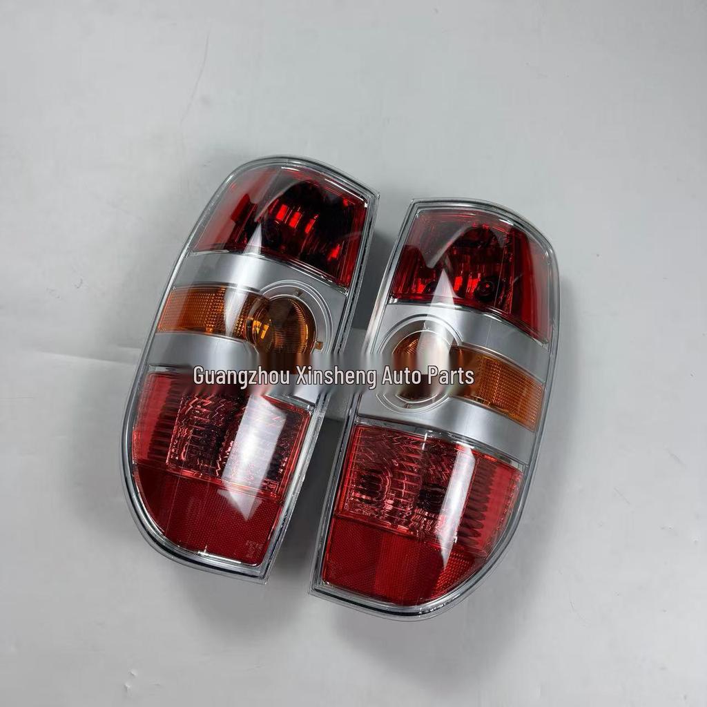 Задній ліхтар гальма, заднього ходу та габаритний вогонь для пікапа Mazda BT-50 (Моделі 2006-2008 років)