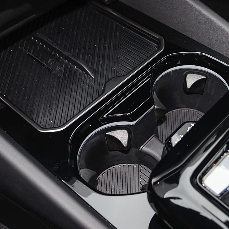 Passend für BMW 5er Serie 2024 Importiert, Rahmen für Becherhalterpanel aus echter Kohlefaser
