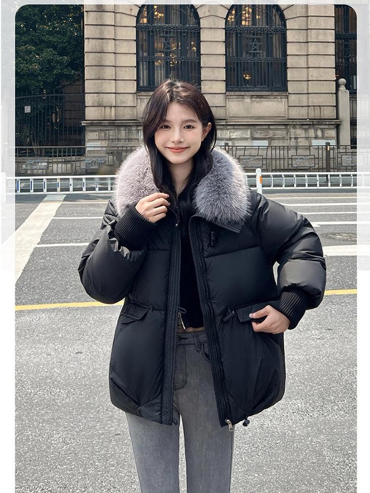 Krótka odpinana kurtka puchowa z futrzanym kołnierzem
