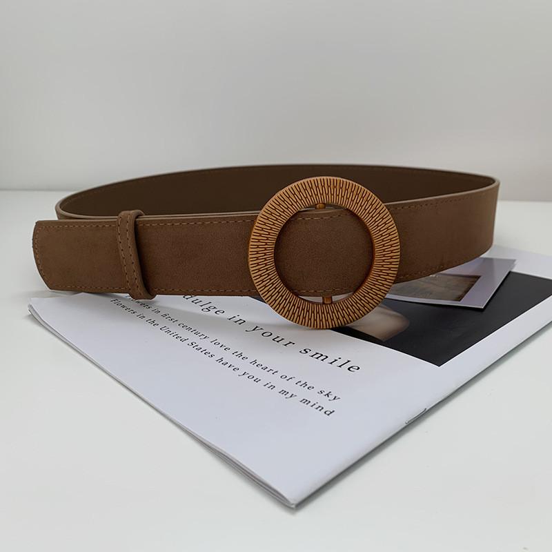 Fashionable Women's Wide Faux Leather Belt In Black With Smooth Round Closure