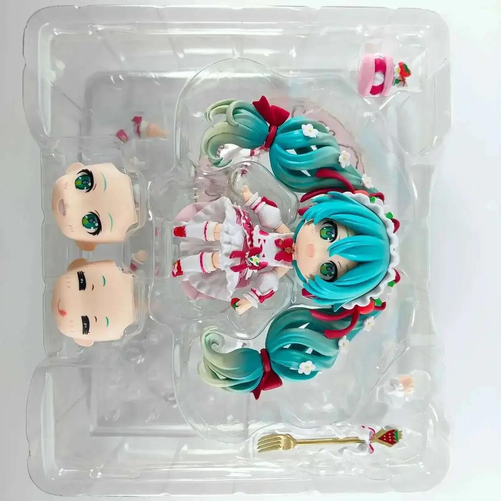 IN Stock 1939 Hatsune Miku Anime Figure 15th Anniversary Strawberry Miku Action Figure Collection Model Doll Toys Gift