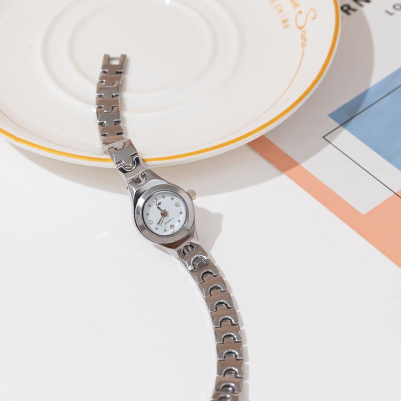 Ladies Quartz Watch With Small Dial And Jewelry Clasp For Fashionable Women