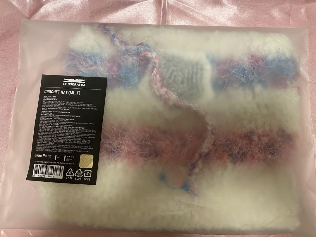 

[Б/У] Вязаная крючком шапка LE SSERAFIM