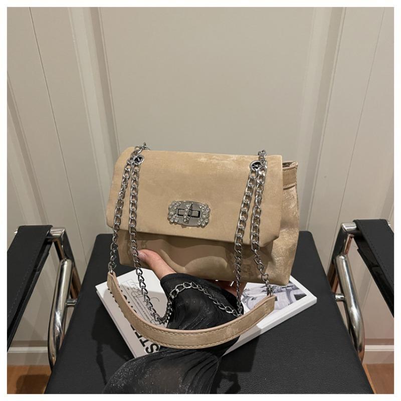 Een Casual en Modieuze Kleine Vierkante Dames Crossbody Tas met Grote Capaciteit en Lockketting