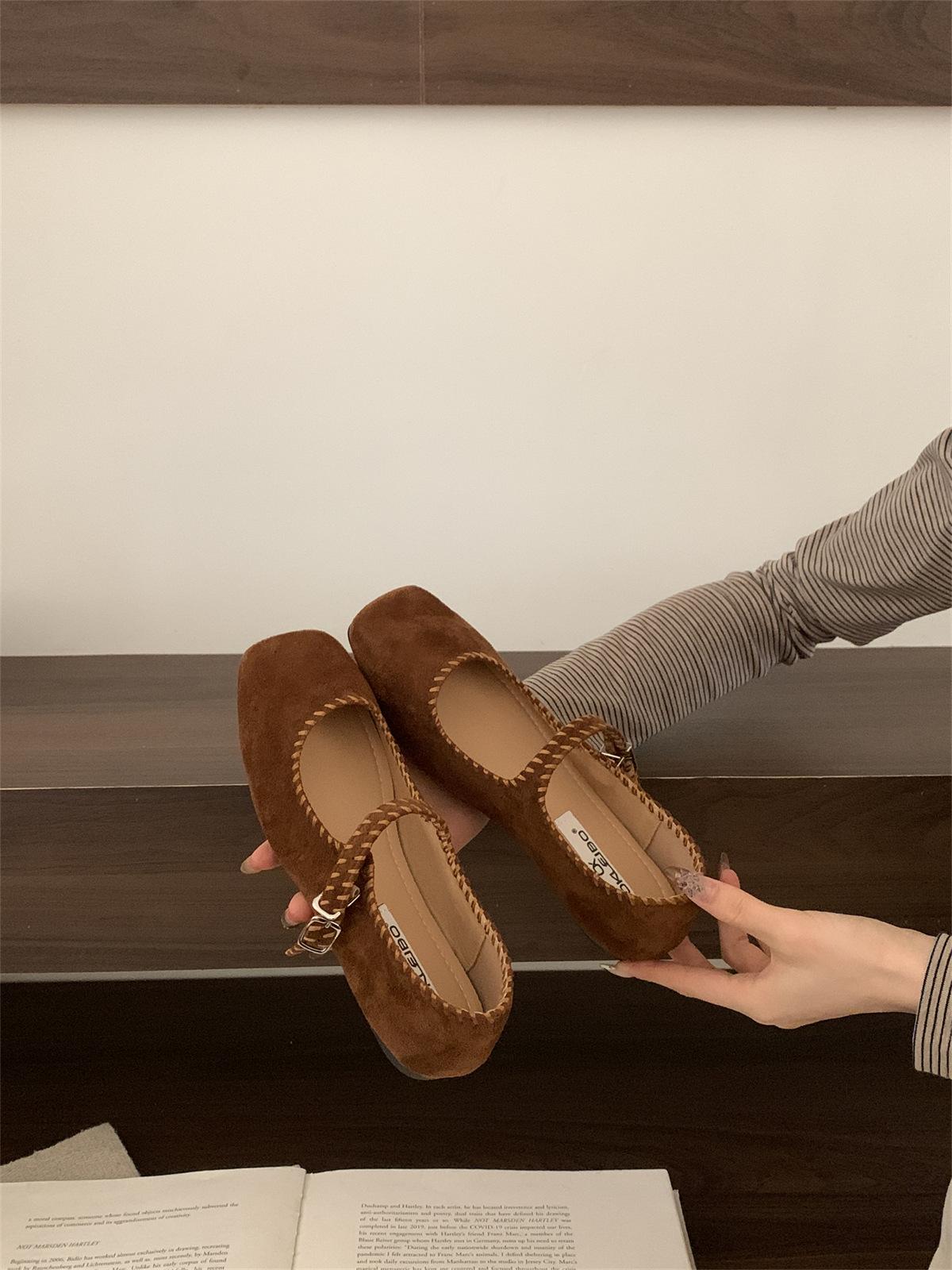 

French suede ballet flats women s 2025 spring and autumn new retro square head casual flat Mary Jane single shoes 39 коричневий