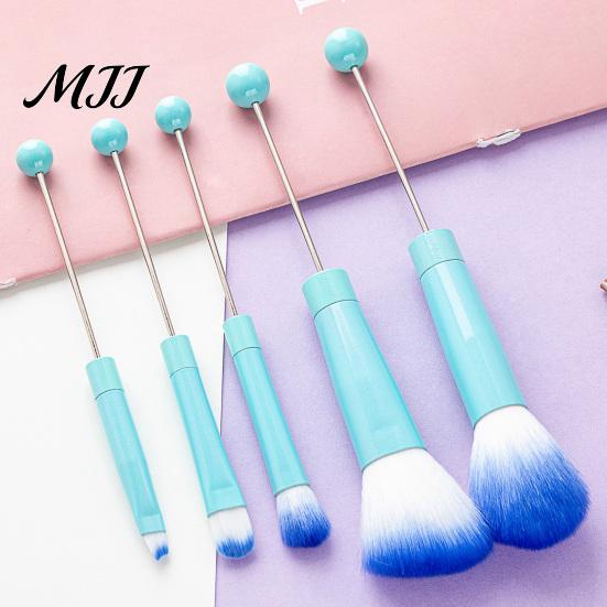 Eye Shadow Brushes 5Pcs Beadable Makeup Brush Set, DIY Cosmetic with Blank Bar, Women Tools Contouring Concealer Eyebrow Foundation for Girls
