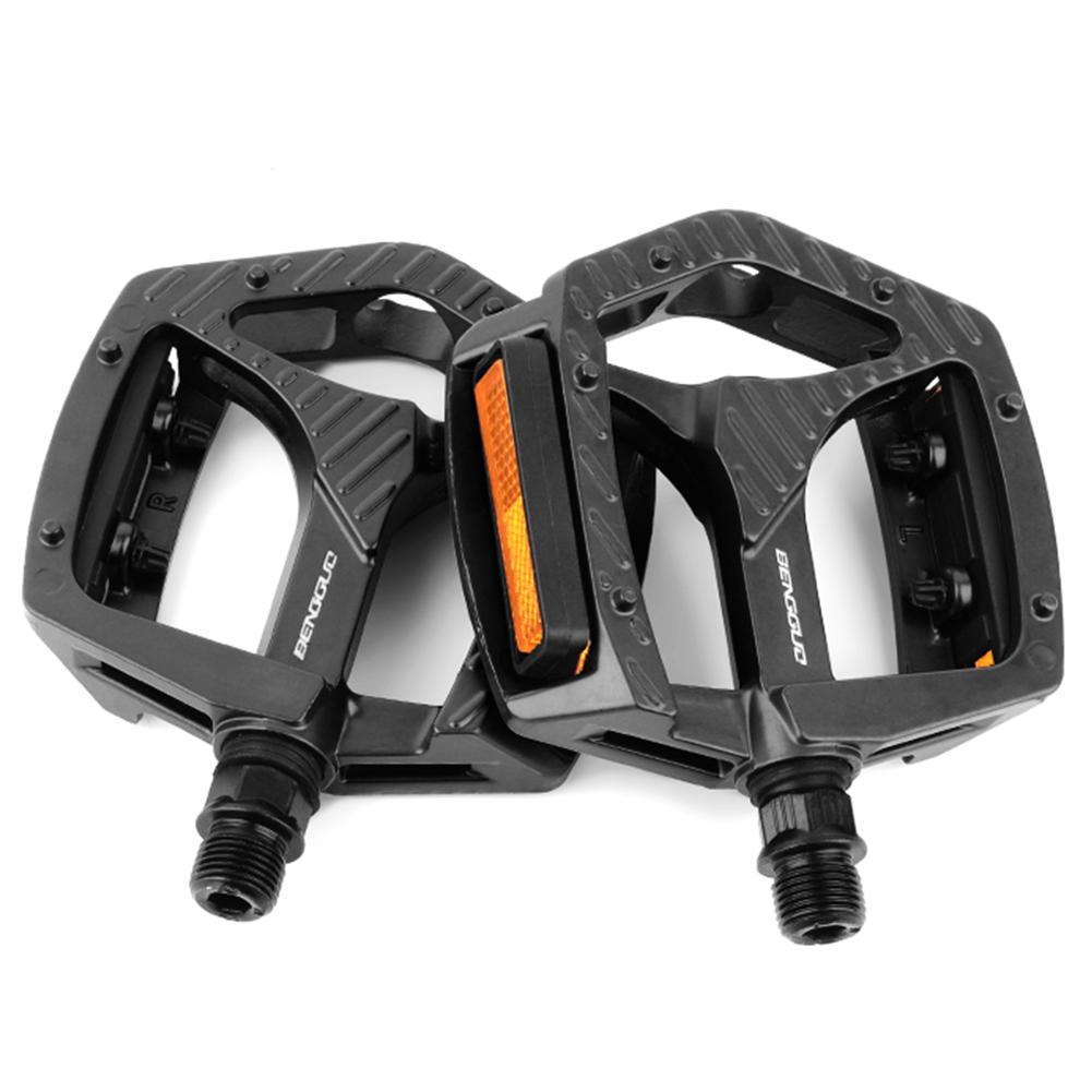 Ultralight Bicycle Pedals Aluminum Alloy Bicycle Platform Pedal Anti-Slip Cycling Bearing Pedals with Reflector for Night Riding