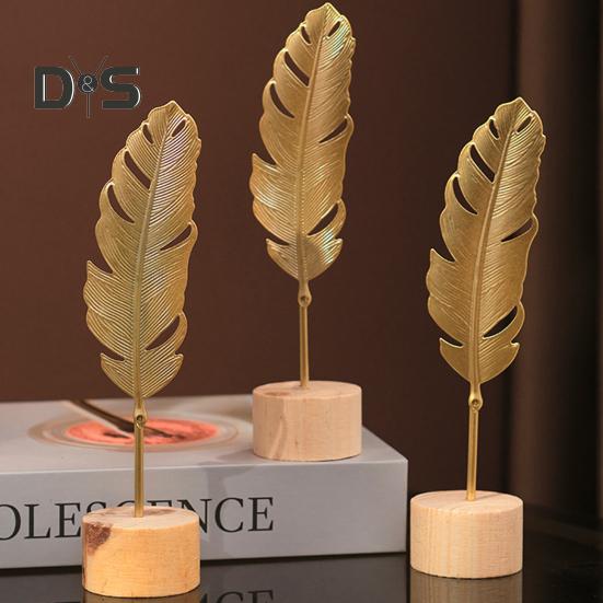 Goldene Ginkgoblatt-Dekoration mit Holzsockel, Metallfederblätter, Schneeflockenfigur, Statue, Skulptur, Home-Office, Wohnzimmer, Schreibtisch-Ornament