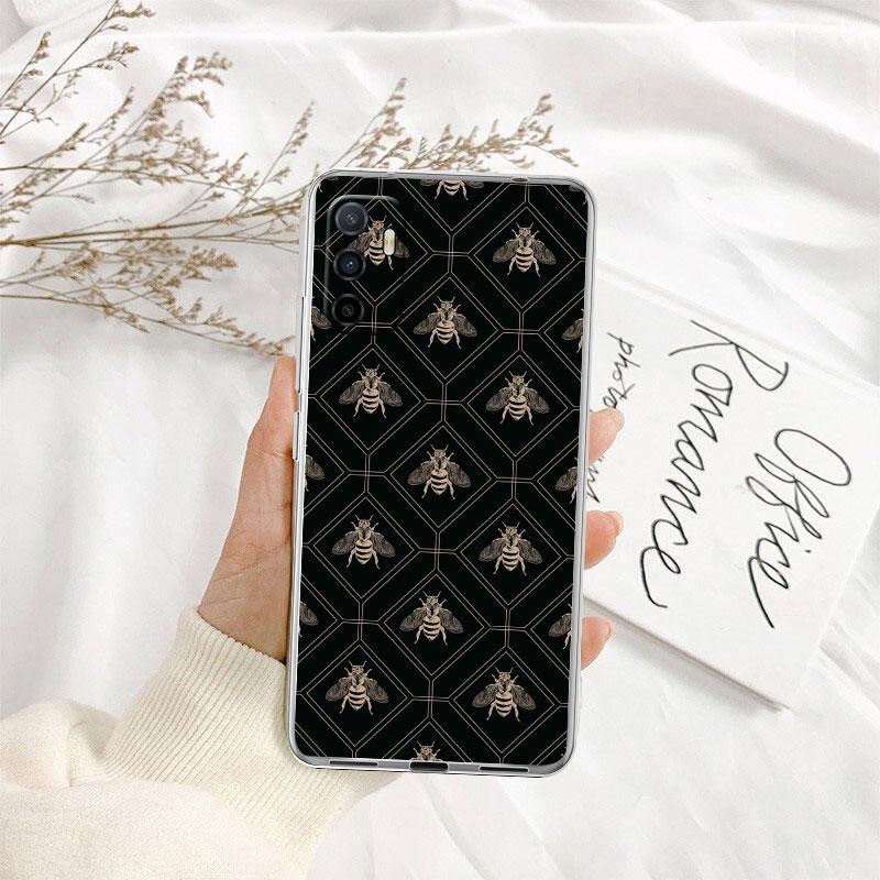 

IK7 Art Bees Cartoon Phone Case for Motorola Moto G10 G20 G30 G31 G32 G34 G35 G41 G42 G50 G51 G52 G55 G60 G60S G62 G71 G72 G75 Motorola Moto G10
