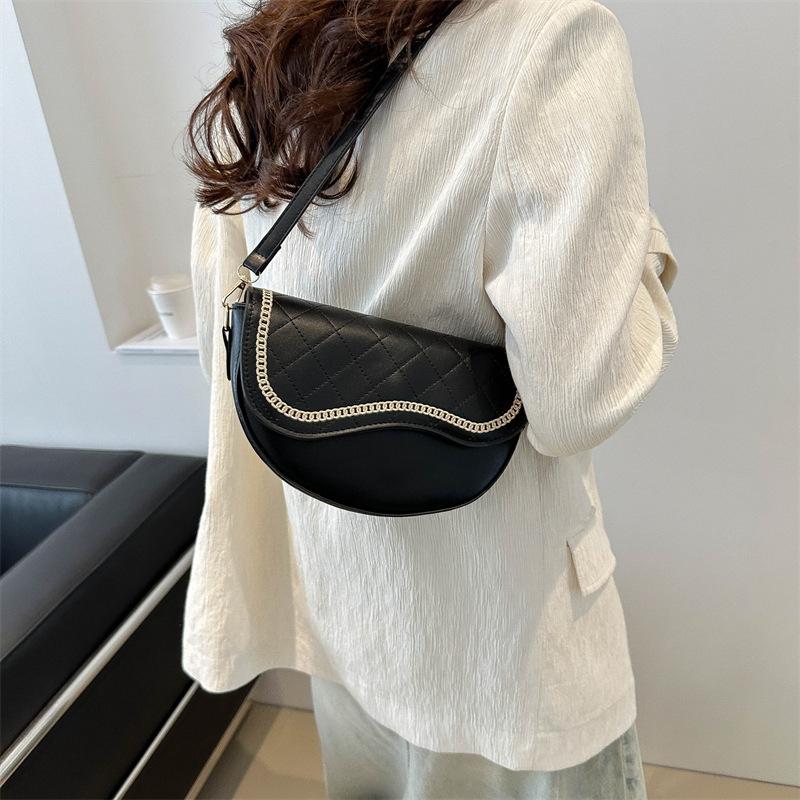 Solid Color Texture Simple and Fashionable Crossbody Bag In Spring New Style Small Fragrance Korean Style Fashionable Casual Saddle Bag