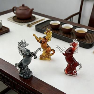 Figurka konia ze sztucznego kryształu Mały ręcznie dmuchany szklany koń Chińska figurka Feng Shui Kolekcjonerska rzeźba zwierzęcia do dekoracji domu, biura, biurka, stołu