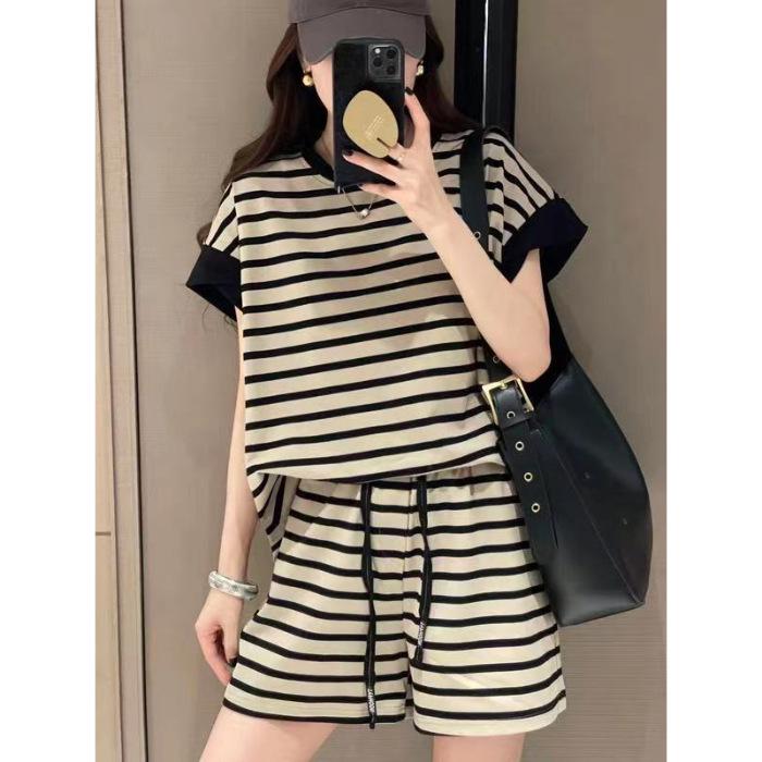 

2024 Женский облегающий спортивный костюм в корейском стиле белого цвета из двух частей: Топ и шорты из искусственного хлопка с короткими рукавами XXL чёрный