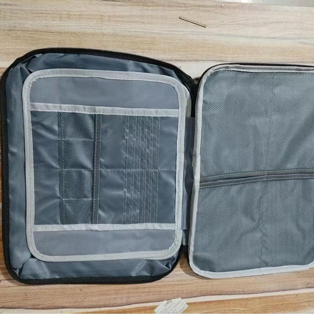 Duża torba do przechowywania dokumentów i paszportów z rejestrem gospodarstwa domowego i organizerem na certyfikaty