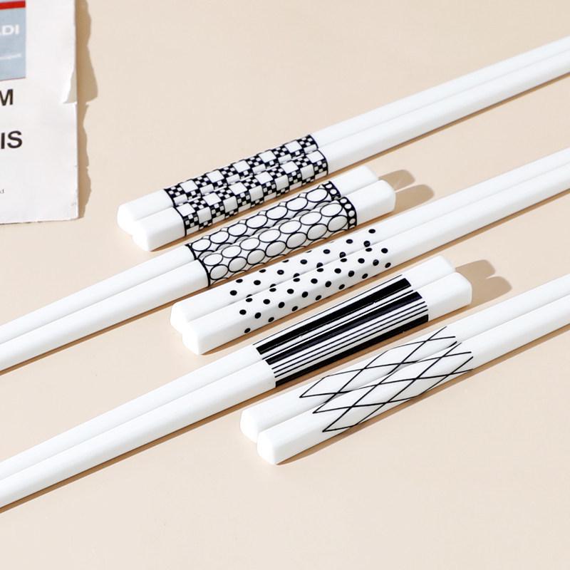 Nordic Hepburn Ceramic Chopsticks: Moisture-Proof, High-Temperature Resistant, Creative Single-Use Tableware.