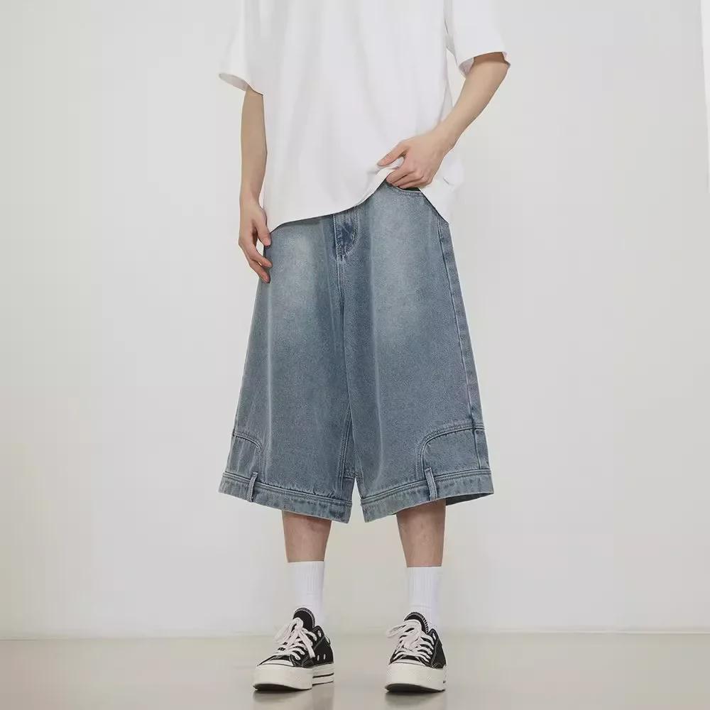 Herren-Jeansshorts im amerikanischen Retro-Waschungsstil – locker, lässig, High-Street-Stil, umgekehrt zu tragen, Sieben-Punkt-Design.