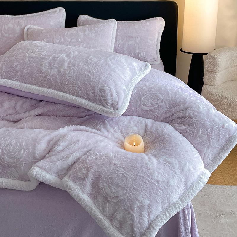 Luxurious 3D Rabbit Fur Trimmed Bedding Set: Includes Thick Warm Bed & Fitted Sheets - Minimalist Style