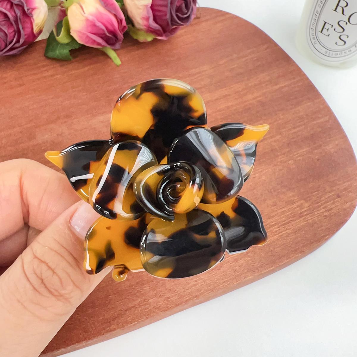 

Three-dimensional Grab Clip High-end Floral Acetate Hairpin Girlish Heart Exquisite Shark Clip Fresh and Sweet Hair Accessory