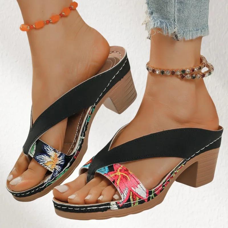 

2025 New Ladies Shoes Pinch Toe Women s Slippers Color Matching Summer Outdoor Casual Plus Size Best Seller High Heels 43 чёрный