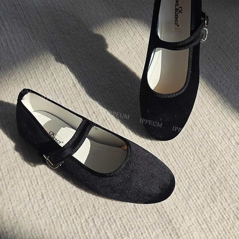 IPPEUM Red Velvet Ballet Flats Shoes Women Buckle Round Toe Ballerinas Zapatos Mujer Mary Janes Shoes