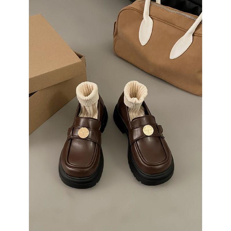 

Женские лоферы на толстой подошве с одним ремешком, новинка осени и зимы 2025, ретро, маленькие кожаные туфли, британский стиль, толстый каблук, одинарные туфли, стиль «маленькая фея» 40 коричневый