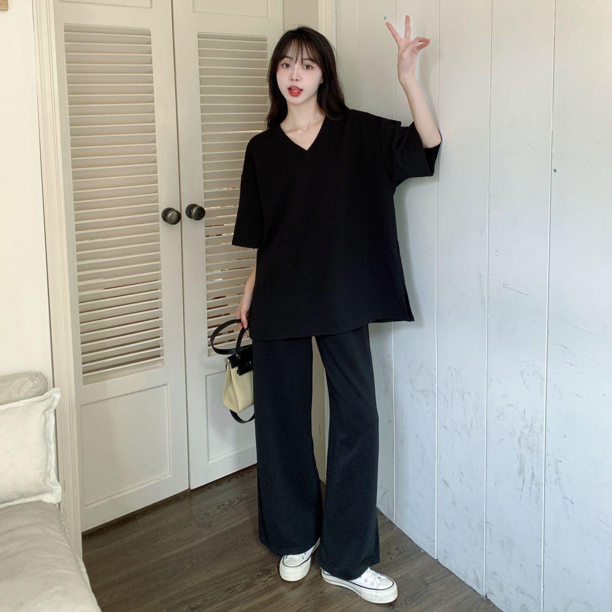 

Women s Spring/Summer V-Neck Loose Fit Short Sleeve T-Shirt - Casual Trendy Style M