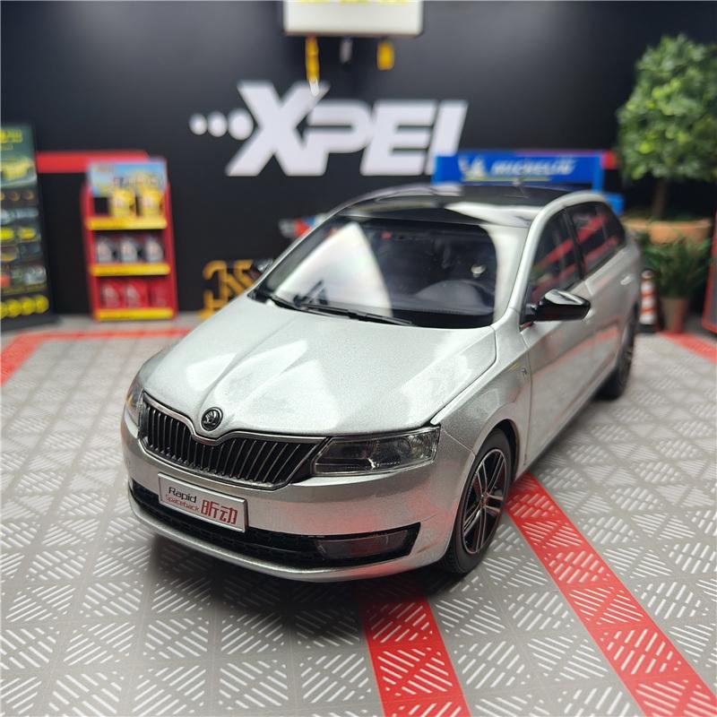 1:18 SKODA Rapid Spaceback Alloy Wagon Car Model Diecast Metal Travel Vehicles Car Model Simulation Collection Children Toy Gift