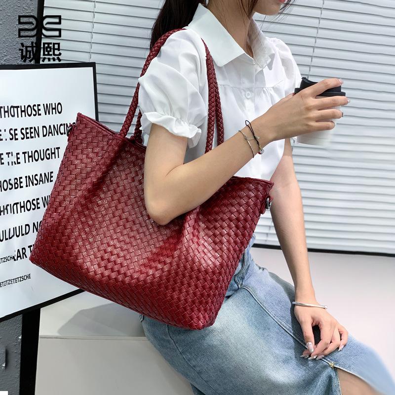 Fashion Trend Underarm Bag Handwoven Bag Large Capacity Portable Shopping Bag Women's Commuter Shoulder Crossbody Bag