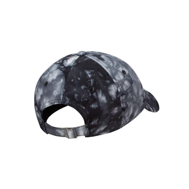 Nike Dri-Fit SB Club Nestrukturovaná kšiltovka s batikou Šedá Ležérní FB5505-010