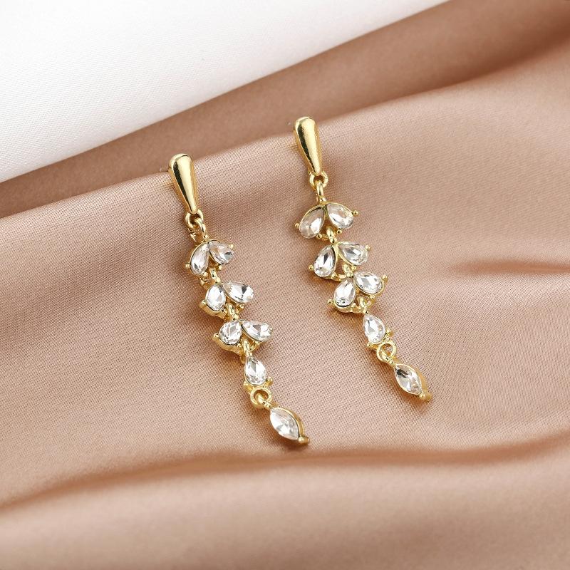 Light Luxury Zircon Wheat Ears Exquisite Niche Long Annual Stud Earrings