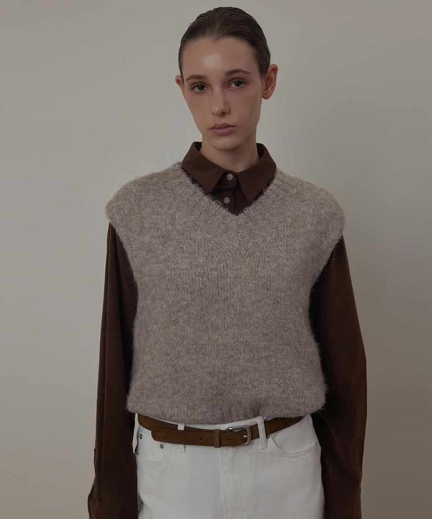 Kwinseulaebis Hairy V-Neck Knit Vest