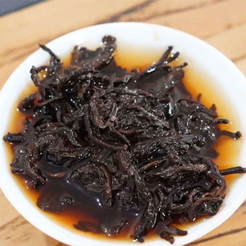 Limited Edition Master Crafted Ripe Pu'er Tea Menghai Dragon Seal Cake 7 Cakes