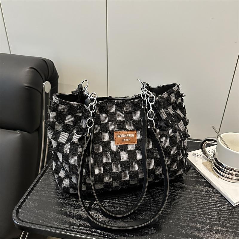 

Denim checkerboard messenger bag spring new temperament shoulder bag underarm bag women чёрный