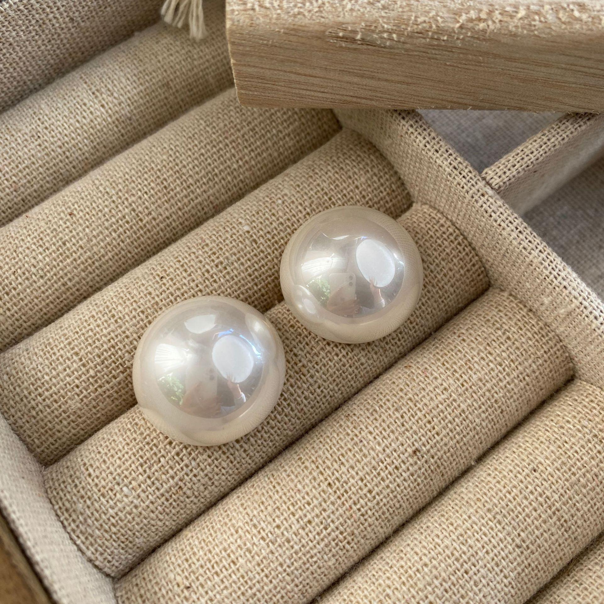 

Серьги-гвоздики с жемчугом цвета шампанского, геометрические, универсальные, простые, для пригородного туризма