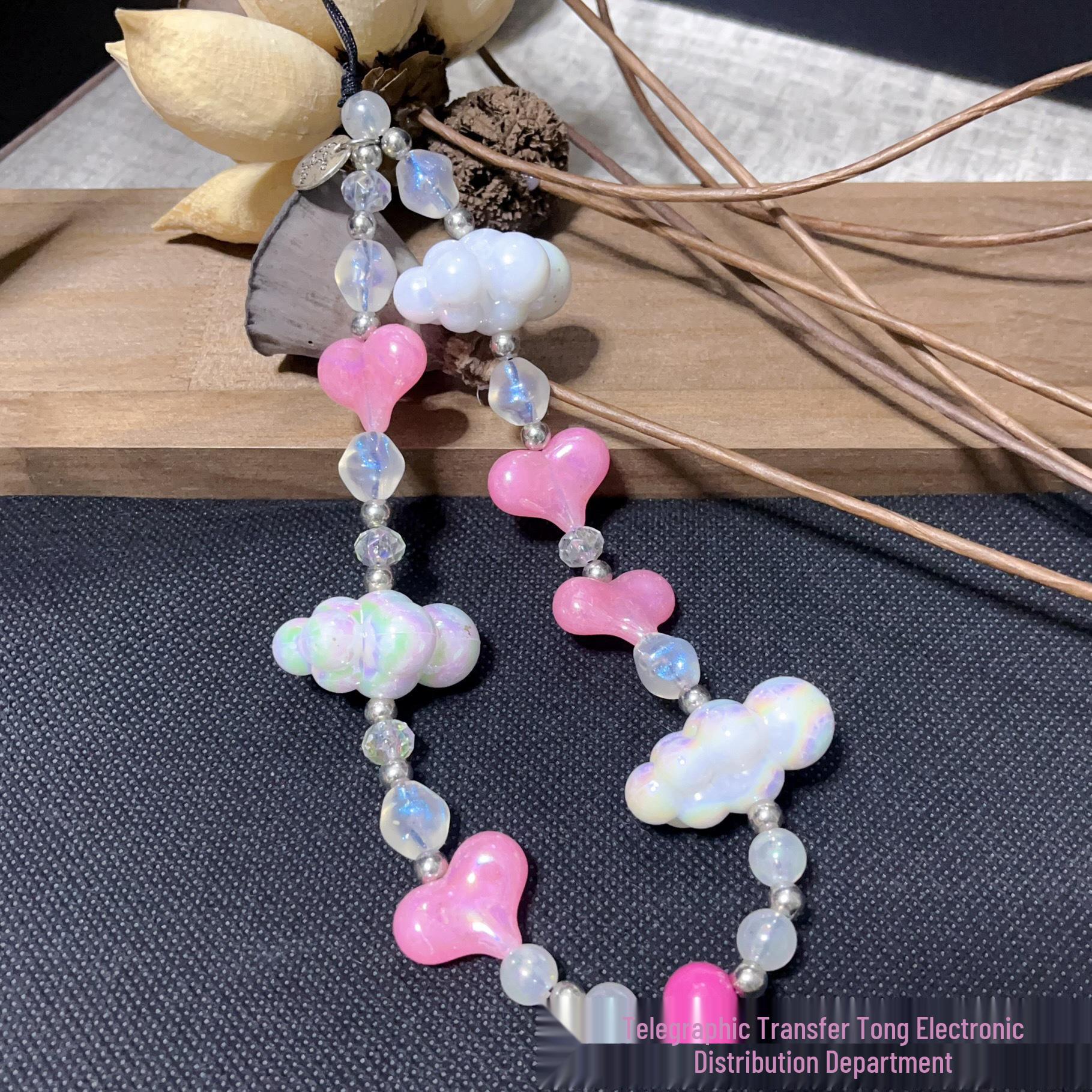 Creative Cloud Heart Beaded Pendant for Mobile Phones