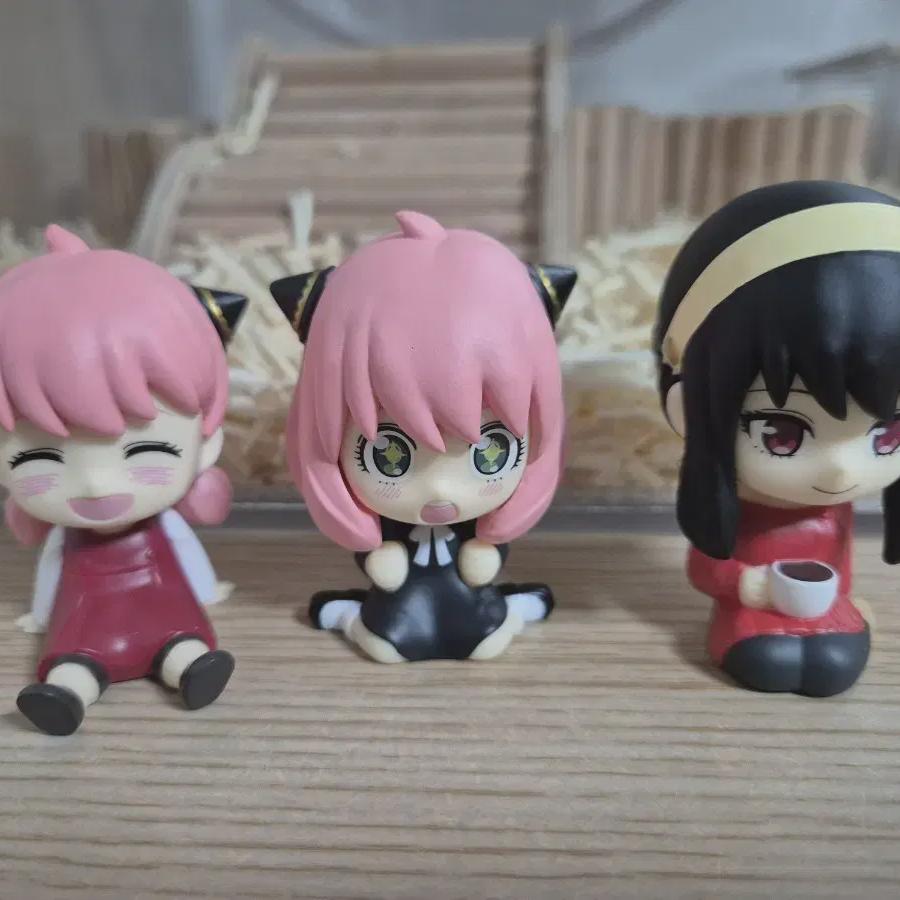 

Фигурка шпионской семьи