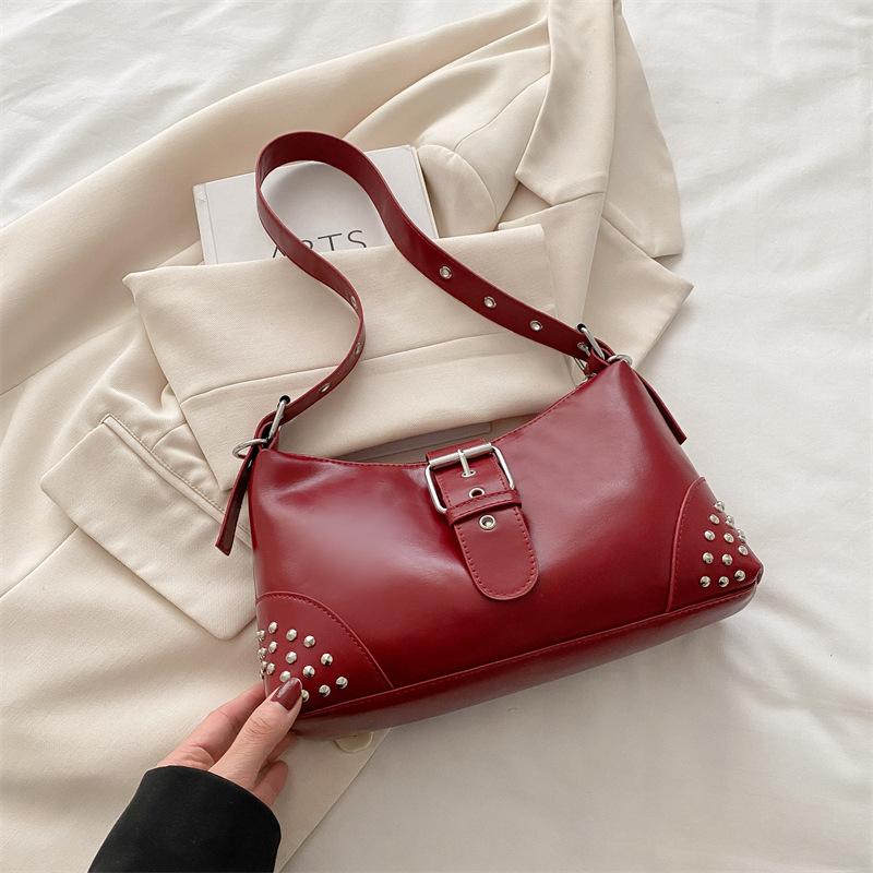 2025 New Retro Rivet Crescent Bag Trendy Cool Babes Underarm Bag High-end Personalized Shoulder Bag
