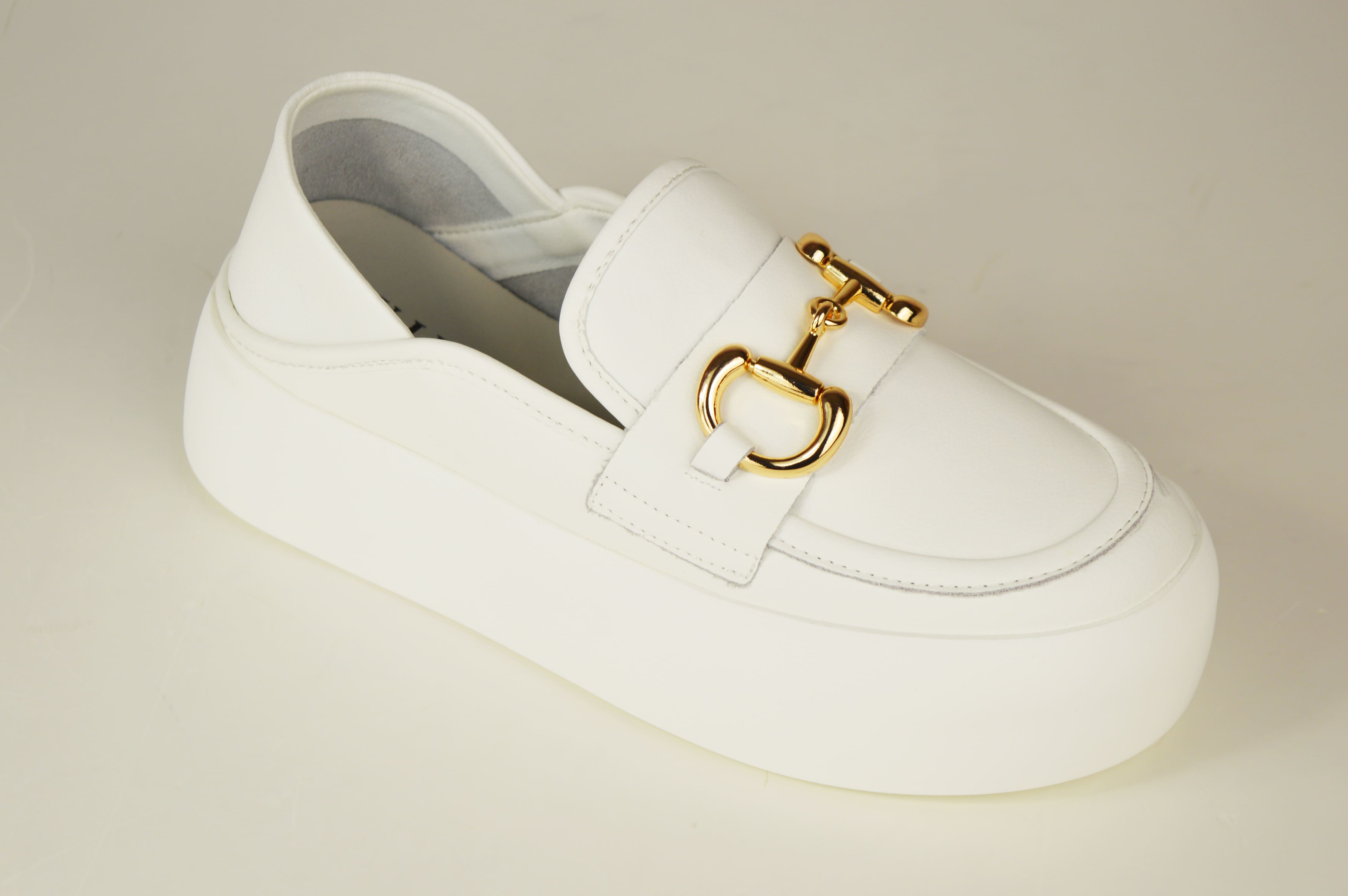 

Лофери жіночі V.I.konty 3033 36 Білі шкіра 38 білий