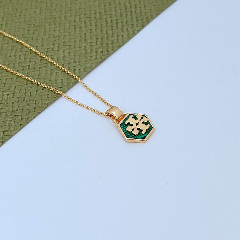 

Ожерелье с инкрустацией в виде шестиугольной раковины – Элегантный европейский и американский стиль для通勤 зелёный