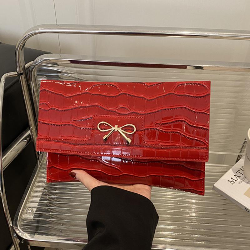 

Корейская версия нишевый дизайн простая сумка под мышкой женская трендовая модная сумка-клатч новая красивая маленькая квадратная сумка сумка для мелочи красный