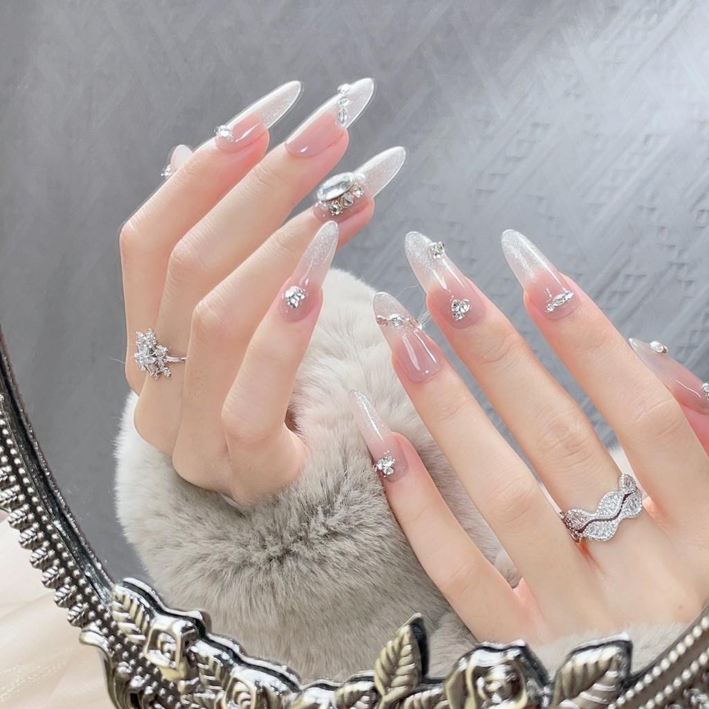 Neue handgefertigte mandelförmige Cat-Eye-Nagelkunst mit funkelnden Strasssteinen, abnehmbare künstliche Nagelaufkleber