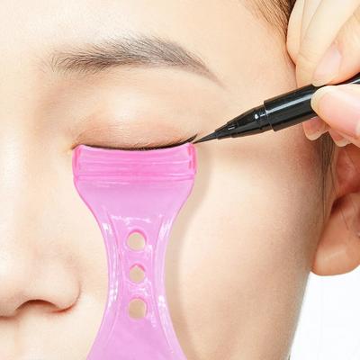 Strumento per il trucco degli occhi con modello di eyeliner rosa, strumento per disegnare eyeliner, guida per disegnare eyeliner, guida per eyeliner, strumenti per il trucco degli occhi