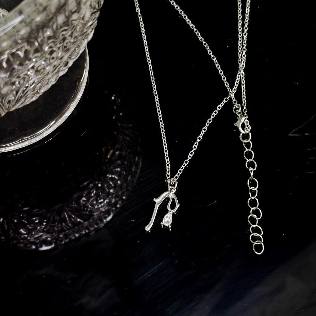 

Super high head turning rate~ high value less bow neck chain necklace temperament design advanced collarbone chain ins