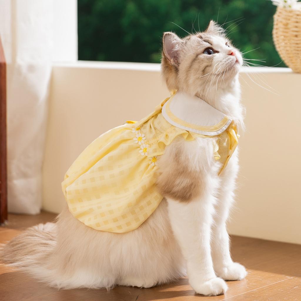 Spring and Summer Checkered Elegant Pet Dress with Flying Skirt Princess Style Pet Cat Clothing