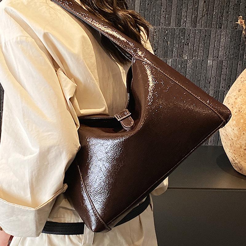 Fashionable Trendy Single-shoulder Bag with Large Capacity, Retro Underarm Bag, Women's Niche Commuter Tote Bag