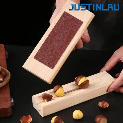 JUSTINLAU Manual Nut Opener Wooden Chestnut Opener Heavy Duty Walnut Plier Opener Tool Walnuts Chestnut Pecans Hazelnuts Almonds