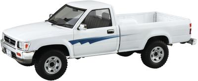 Aoshima Bunka Kyozai The Tuned Car LN106 Hilux Long Bed Street Custom Plastic Model (AOSHIMA) 1/24 '94 (Toyota)