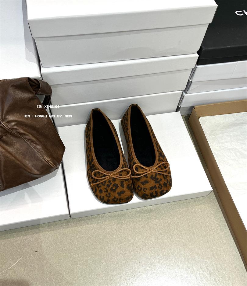 

French retro leopard print light mouth ballet single shoes women s 2025 autumn and winter new one-pedal beanie shoes ladyshoes 40 леопардовый
